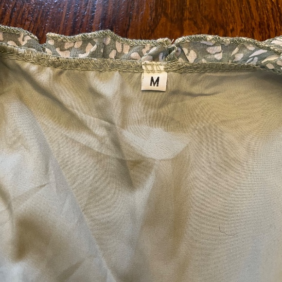 Amazon green and white ruffle dress - Picture 4 of 10